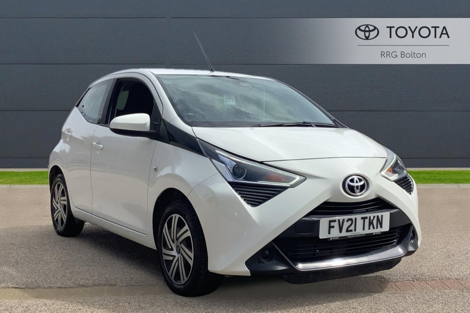 Used Toyota AYGO 1.0 VVT-i x-play Euro 6 (s/s) 5dr
