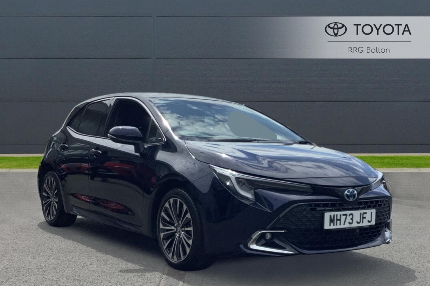 Used Toyota Corolla 1.8 VVT-h Design CVT Euro 6 (s/s) 5dr