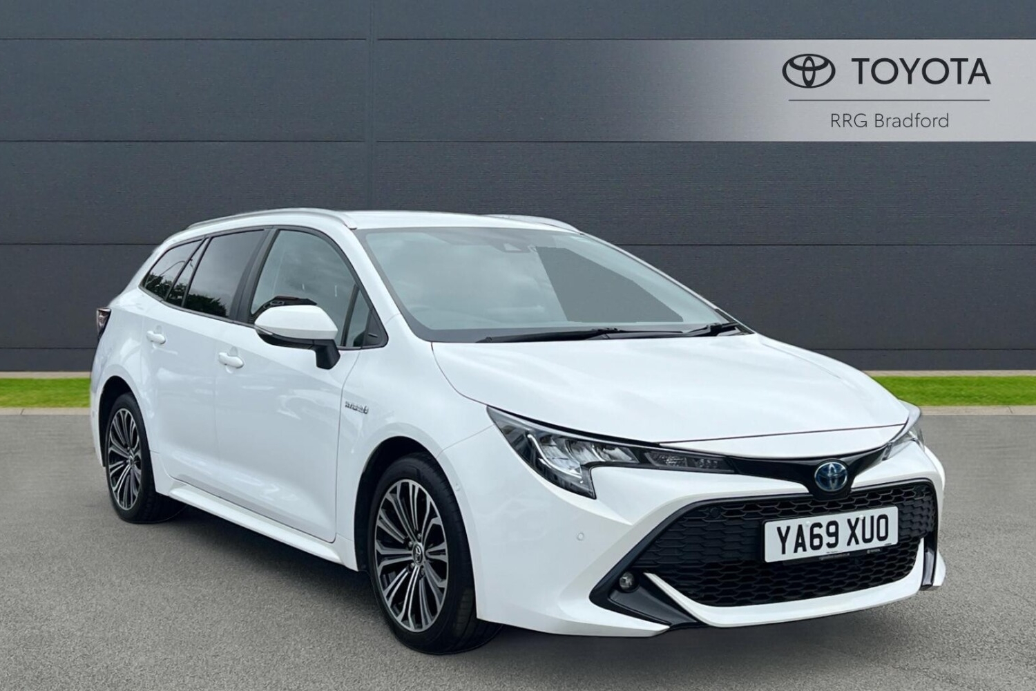 Used Toyota Corolla 2.0 VVT-h Design Touring Sports CVT Euro 6 (s/s) 5dr
