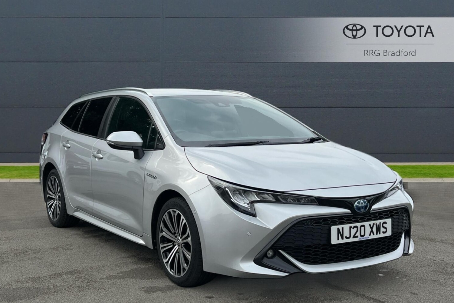 Used Toyota Corolla 2.0 VVT-h Design Touring Sports CVT Euro 6 (s/s) 5dr