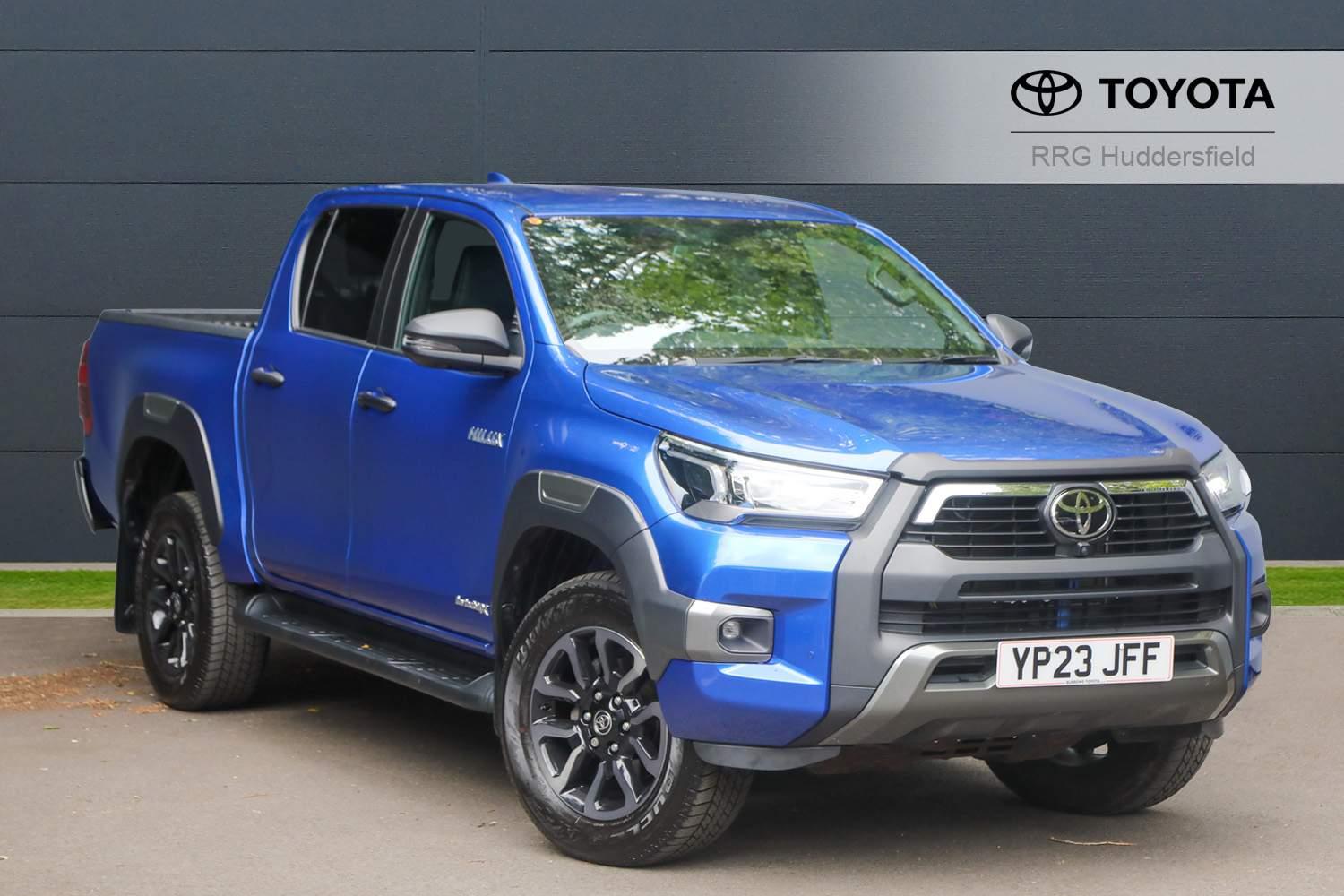Used Toyota Hilux 2.8 D-4D Invincible X Auto 4WD Euro 6 (s/s) 4dr