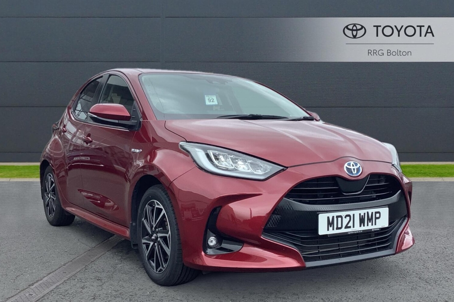 Used Toyota Yaris 1.5 VVT-h Design E-CVT Euro 6 (s/s) 5dr