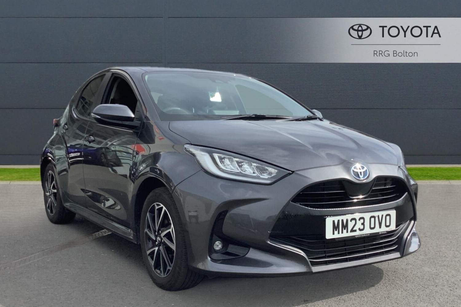 Used Toyota Yaris 1.5 VVT-h Design E-CVT Euro 6 (s/s) 5dr